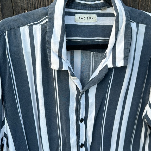 Pacsun short-sleeve casual mens button up. size XL - Picture 2 of 3